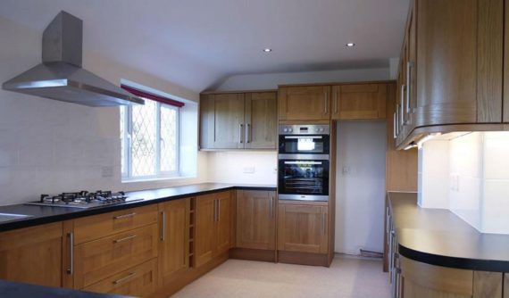 4 bedroom Detached t...